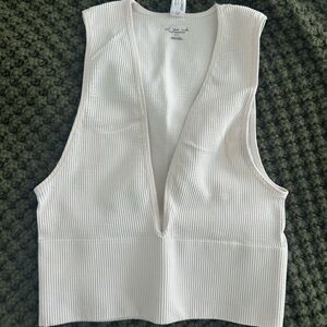 URBAN OUTFITTERS WHITE V NECK BRALETTE | SIZE SMALL